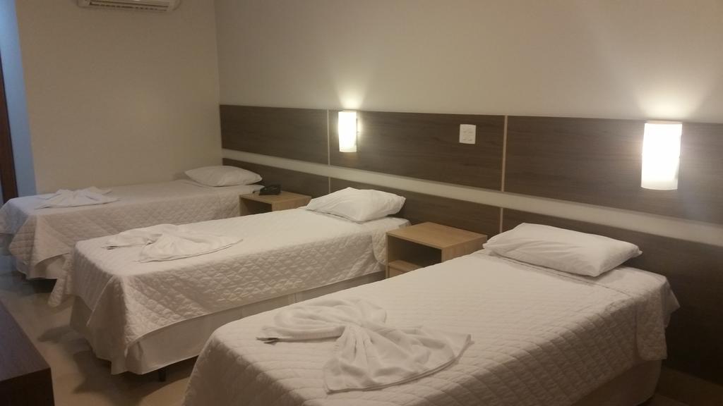 Kamur Plaza Hotel Goianesia Habitación foto