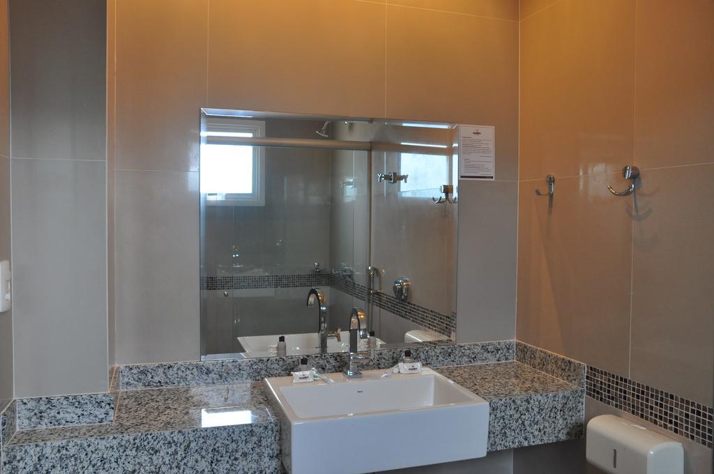 Kamur Plaza Hotel Goianesia Exterior foto