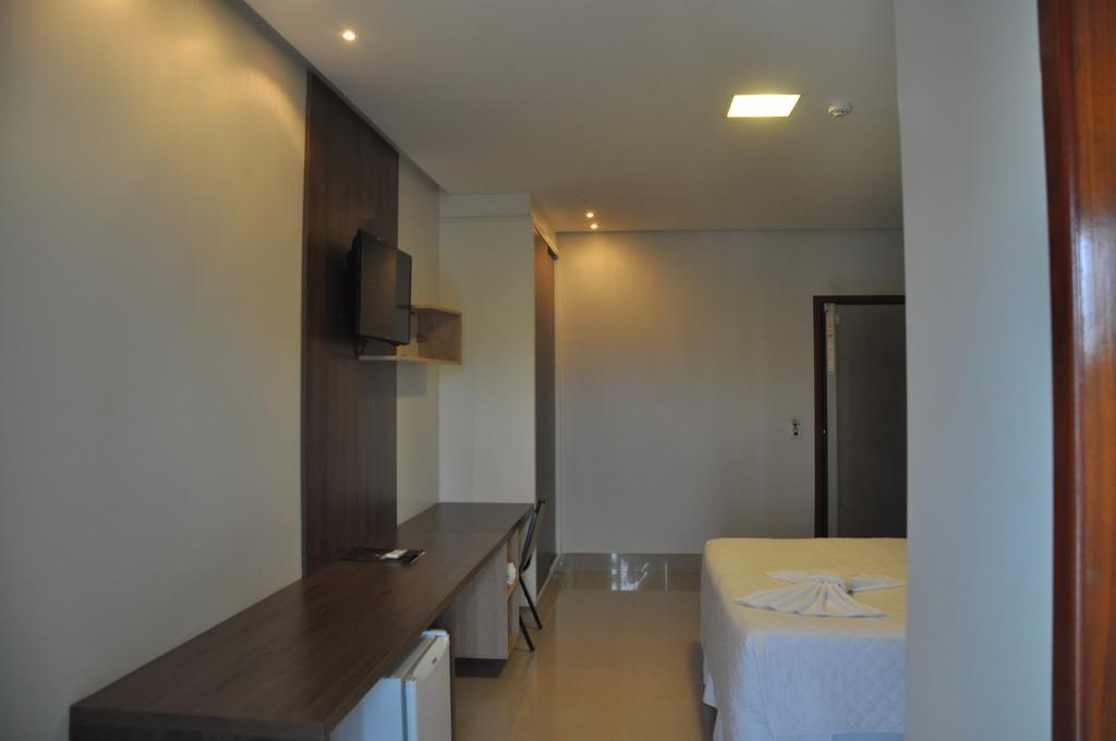Kamur Plaza Hotel Goianesia Exterior foto